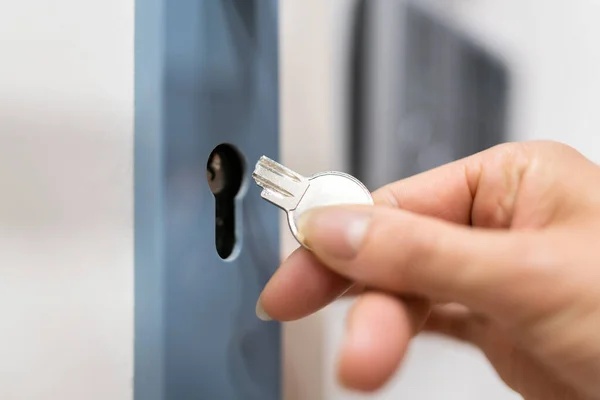 Kiedy potrzebne jest awaryjne otwieranie mieszkań Katowice – klucz w zamku